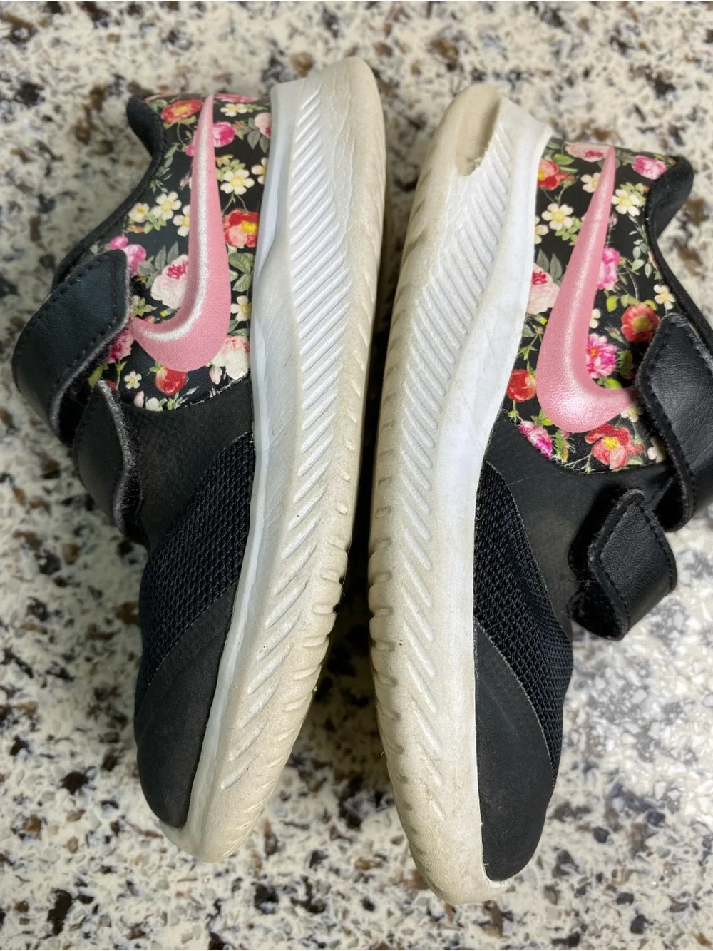 NIKE Star Runner-2 Little Girl Sneakers Black Pink Floral 9C